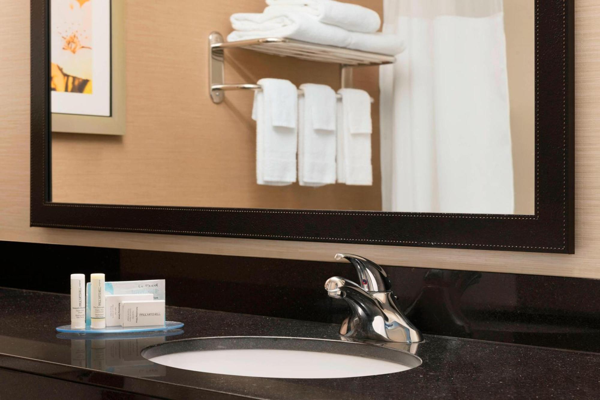 Fairfield Inn & Suites Hartford Manchester Extérieur photo